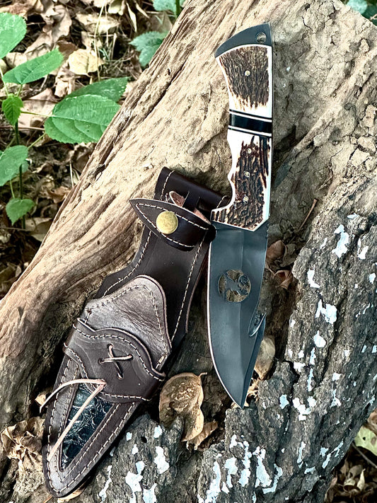 Versatile Field Dressing Knife with Micarta Spacer