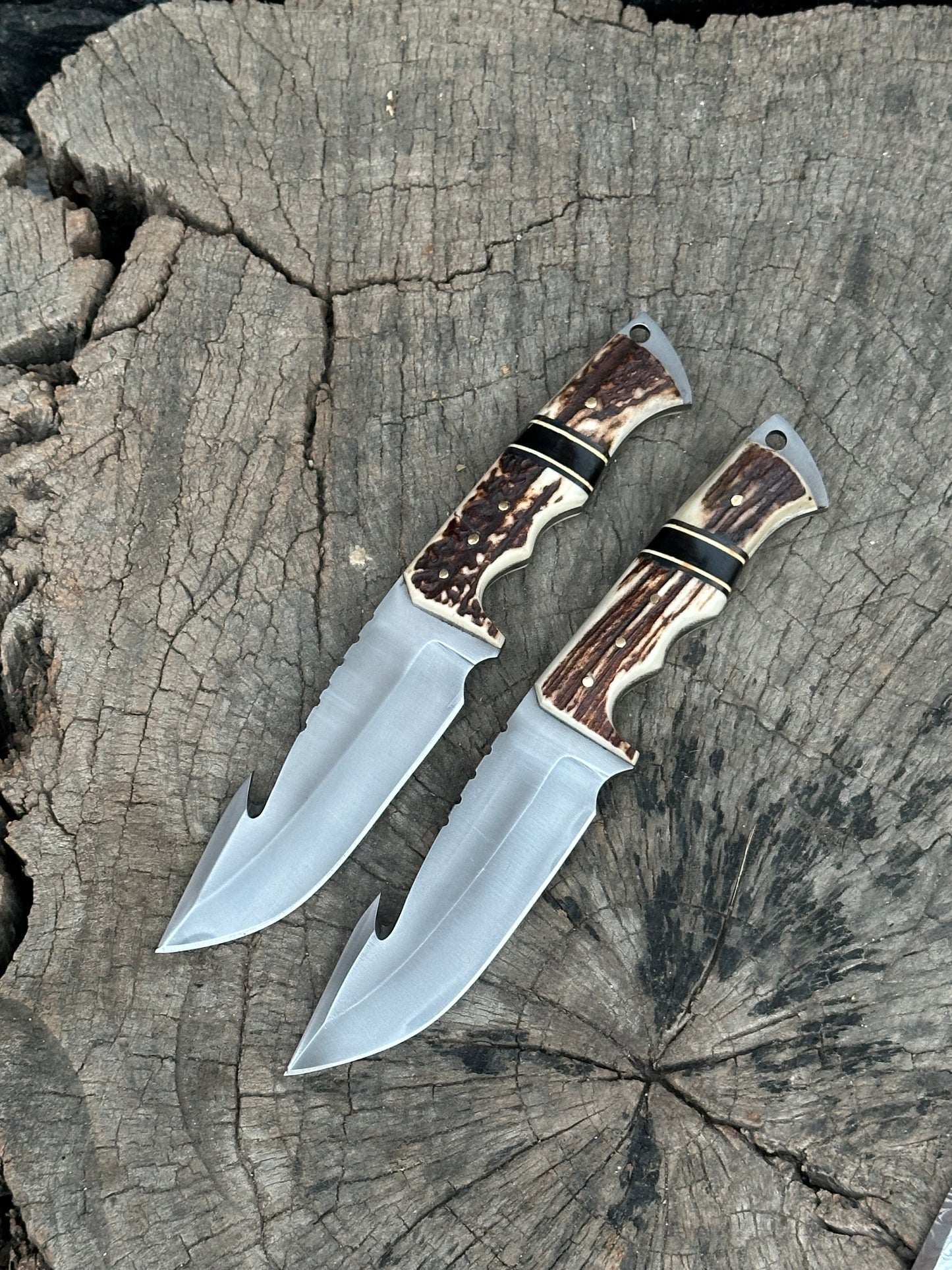 Premium Steel Skinner Knife Sharp Blade Deer Antler  Bull Horn Sheep Horn Handle with Sheath