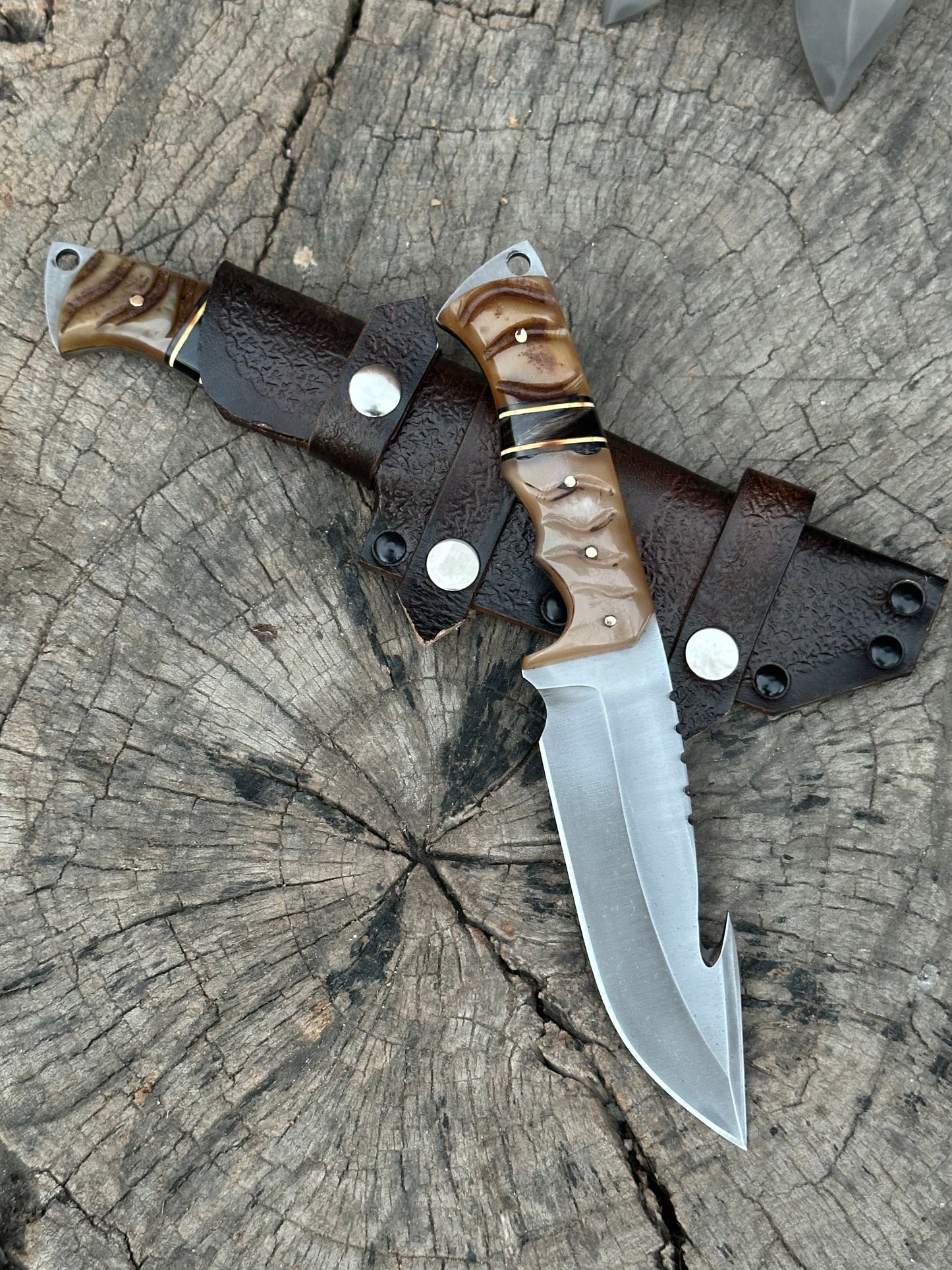 Premium Steel Skinner Knife Sharp Blade Deer Antler  Bull Horn Sheep Horn Handle with Sheath