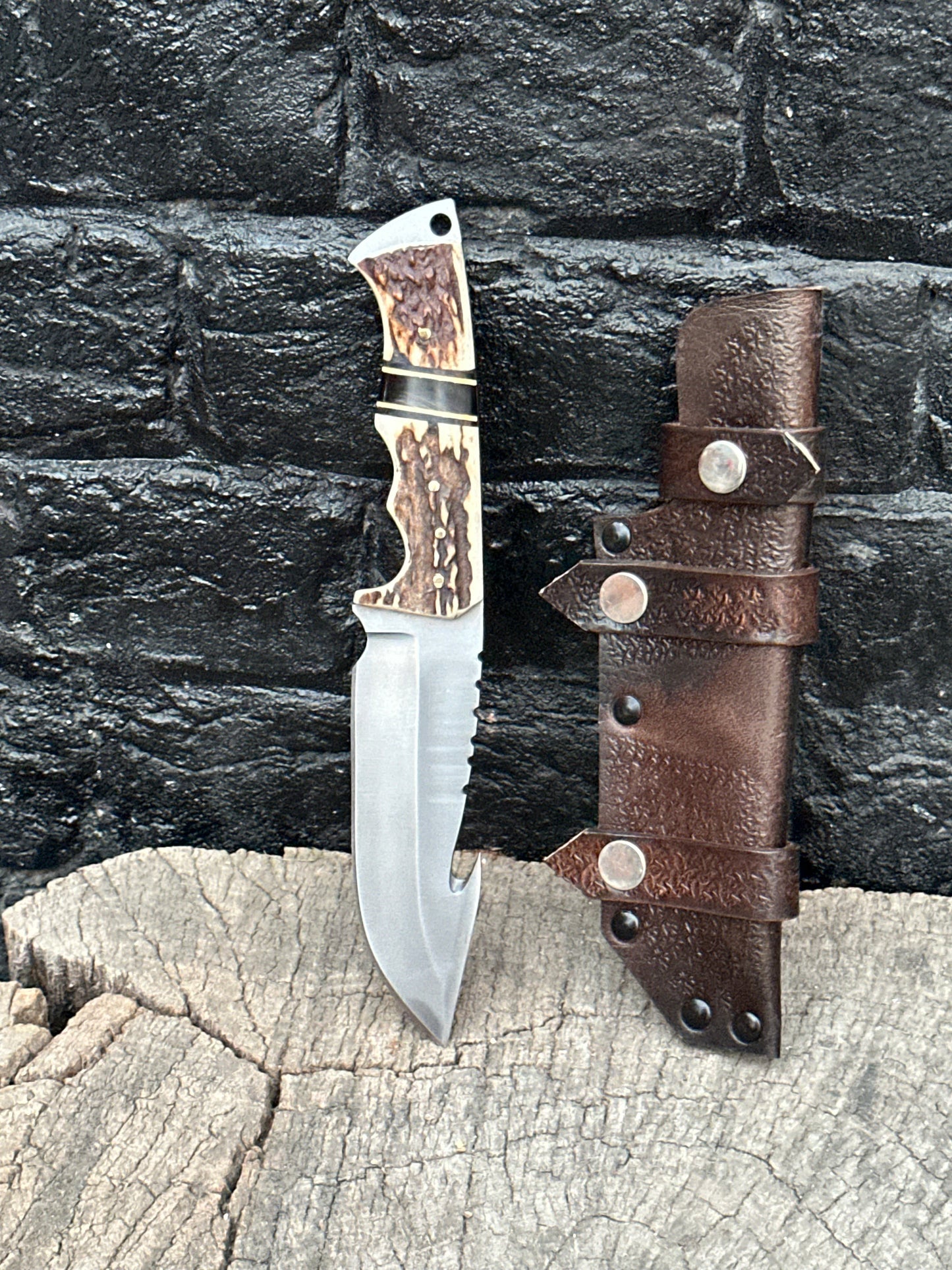 Premium Steel Skinner Knife Sharp Blade Deer Antler  Bull Horn Sheep Horn Handle with Sheath