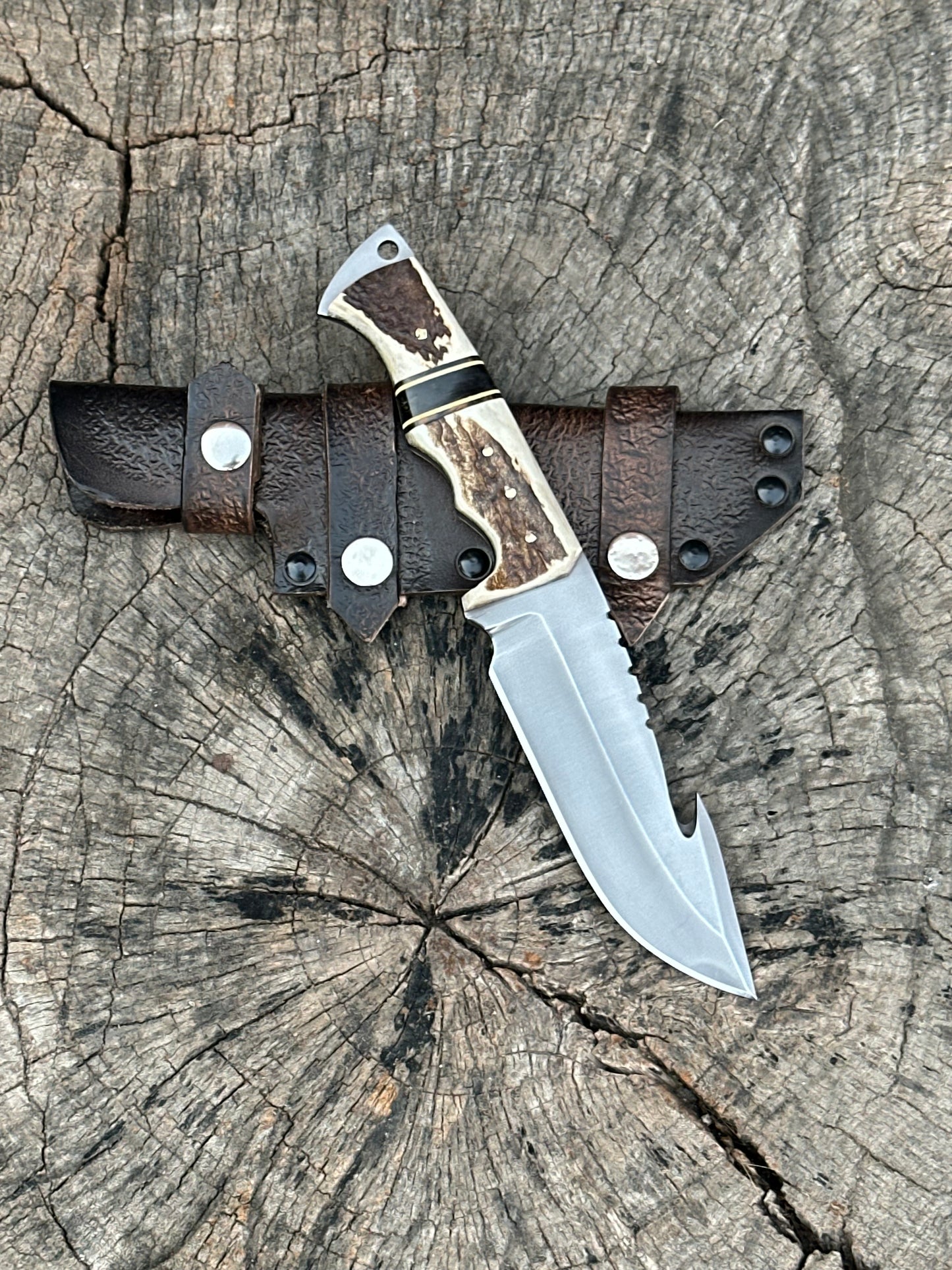 Premium Steel Skinner Knife Sharp Blade Deer Antler  Bull Horn Sheep Horn Handle with Sheath